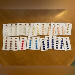 Streamline Vintage Buttons 100 Buttons On 26 Origional Cards